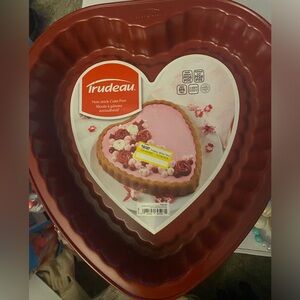 TRUDEAU Red Heart-Shaped non stick  Bakeware